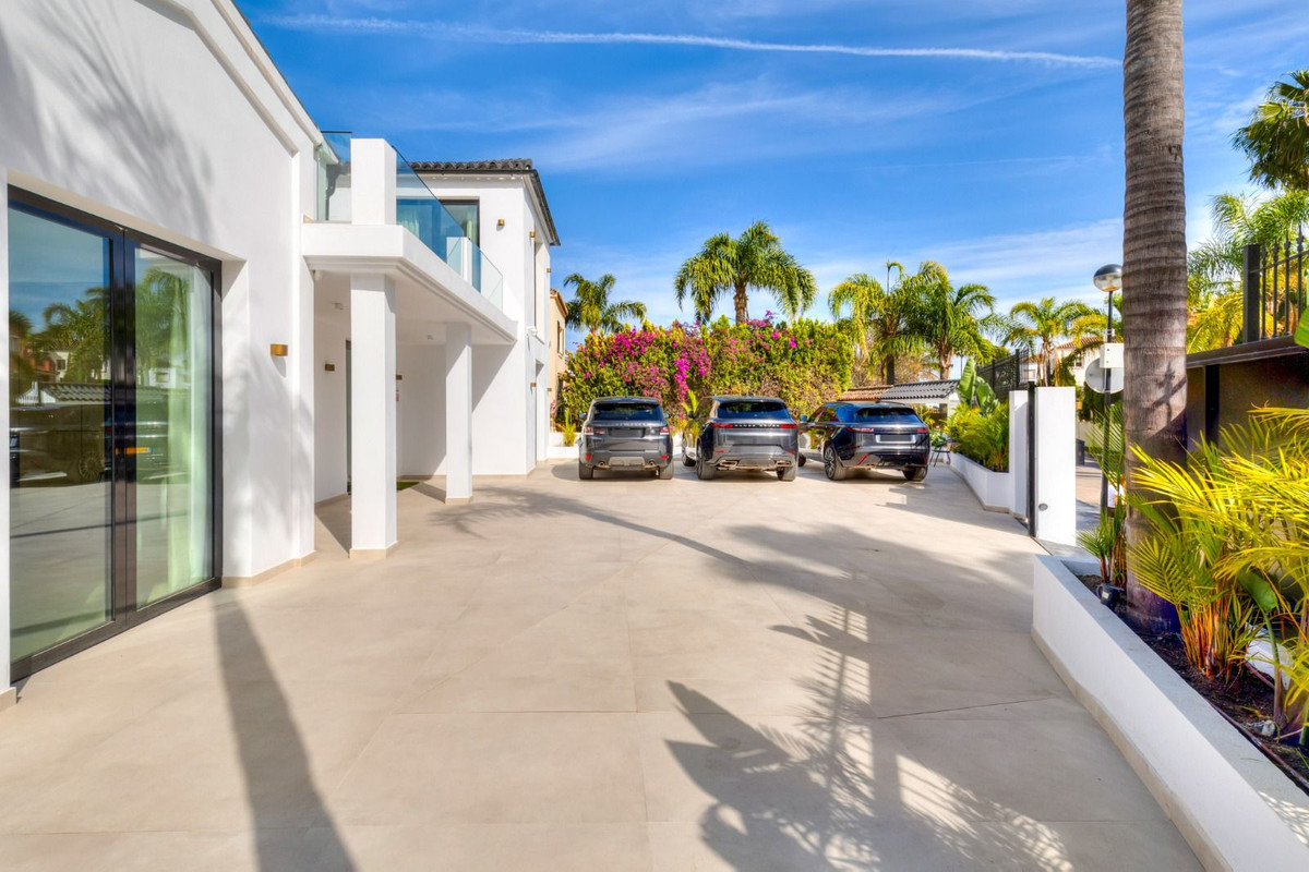 Villa for rent in Guadalmina Alta, San Pedro de Alcantara
