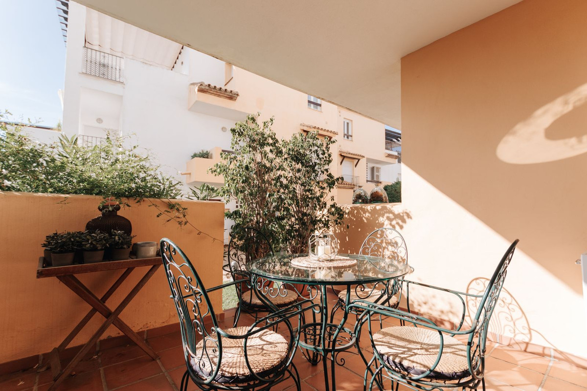 Ground Floor Apartment for short term rent in Bahia de Marbella, Marbella East