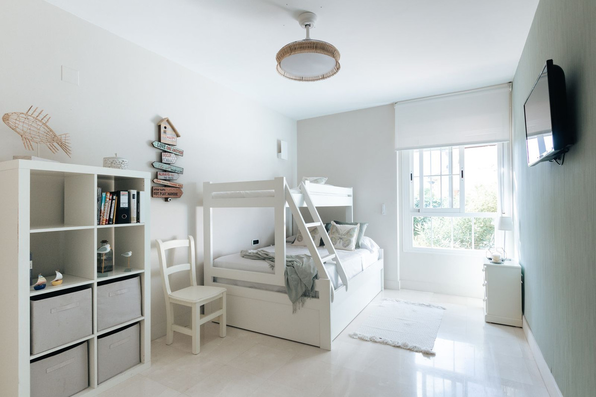 Ground Floor Apartment for short term rent in Bahia de Marbella, Marbella East