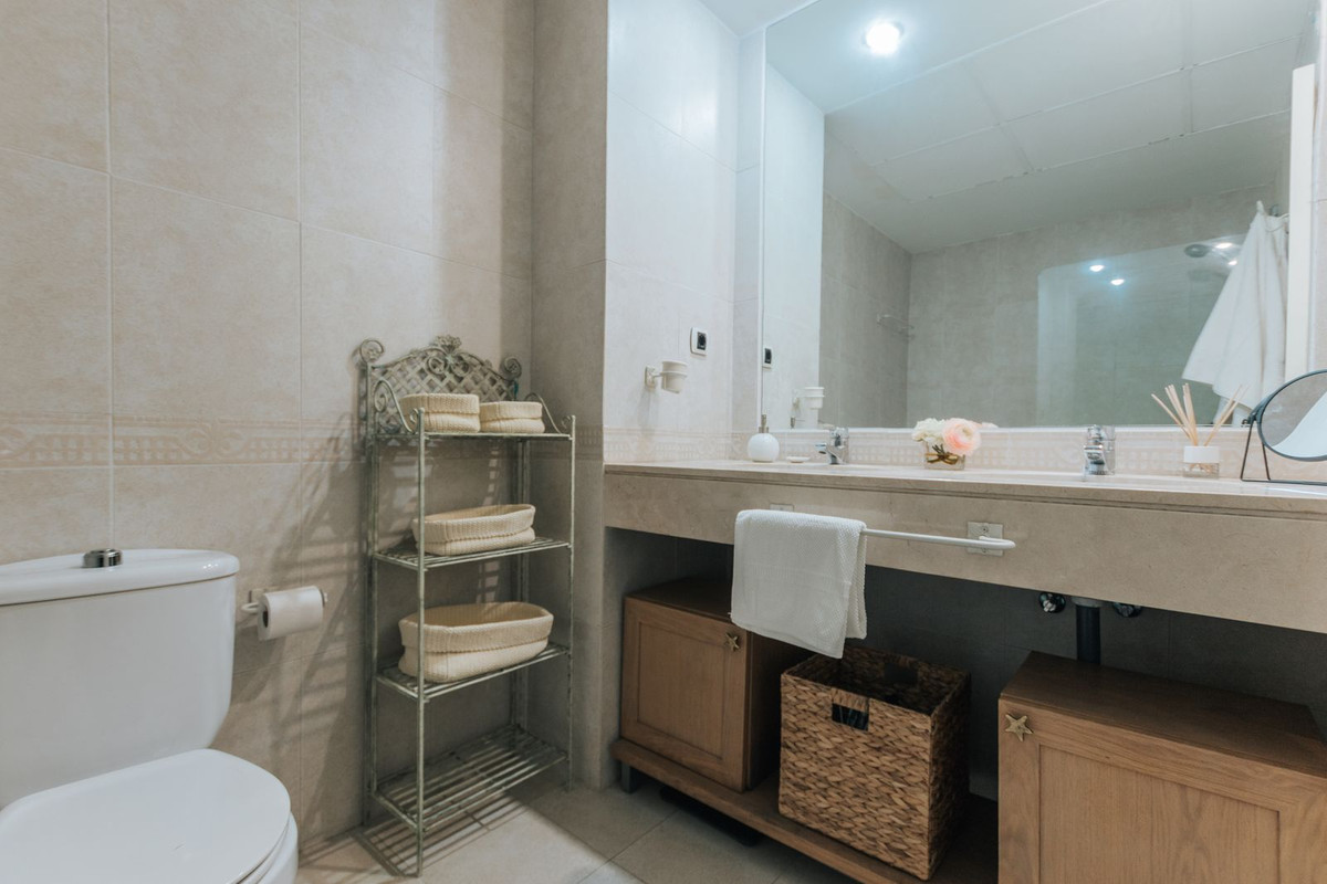 Ground Floor Apartment for short term rent in Bahia de Marbella, Marbella East