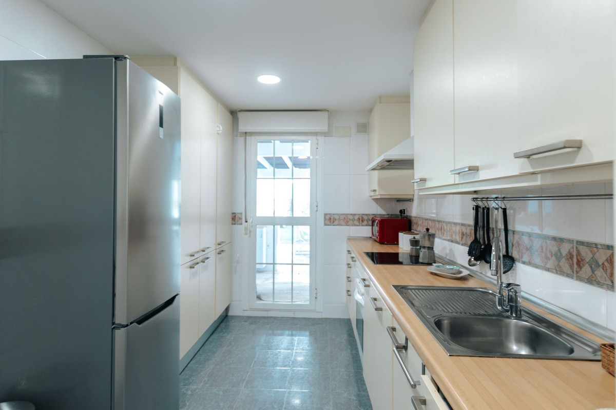 Ground Floor Apartment for short term rent in Bahia de Marbella, Marbella East