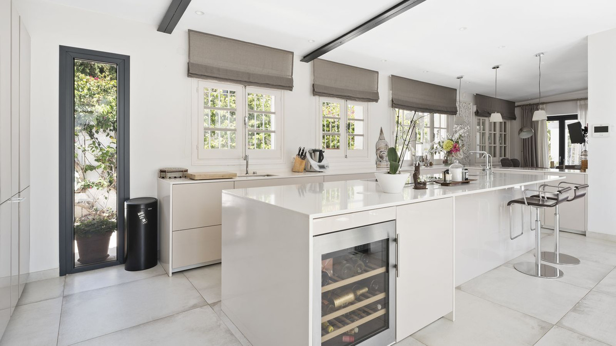 Villa for short term rent in Cortijo Blanco, San Pedro de Alcantara