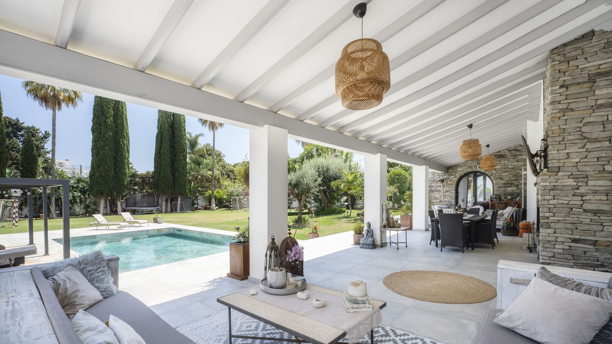 Villa for short term rent in Cortijo Blanco, San Pedro de Alcantara
