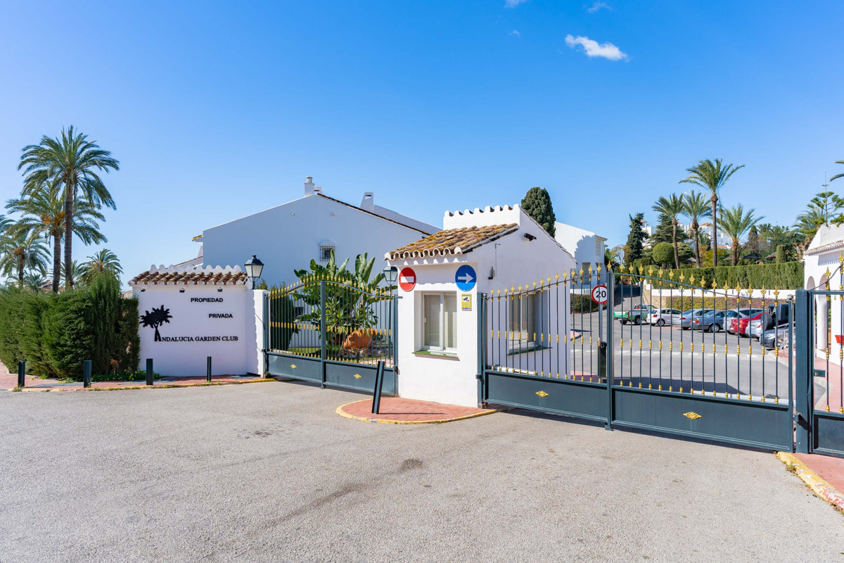 Apartment for short term rent in Nueva Andalucia, Marbella