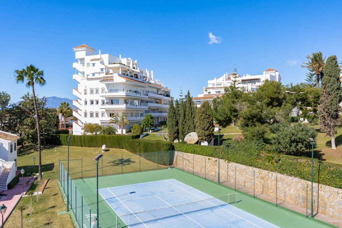 Apartment for short term rent in Nueva Andalucia, Marbella