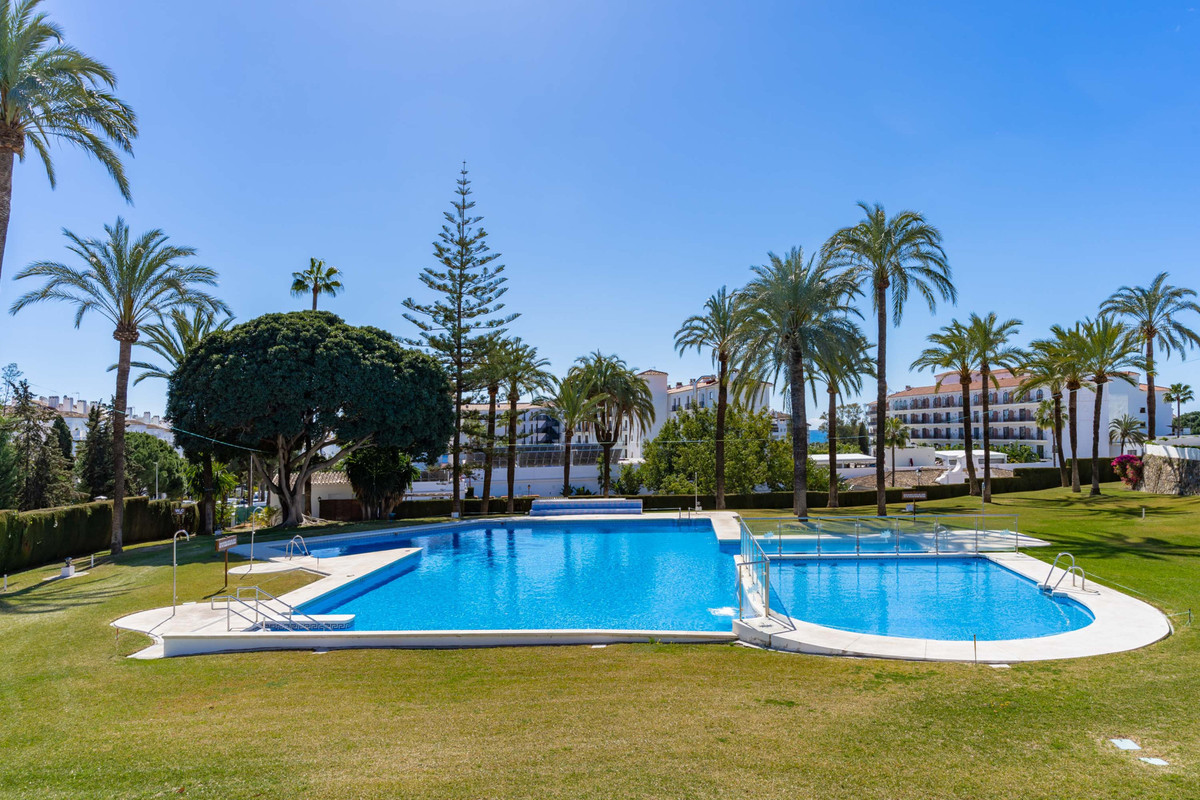 Apartment for short term rent in Nueva Andalucia, Marbella