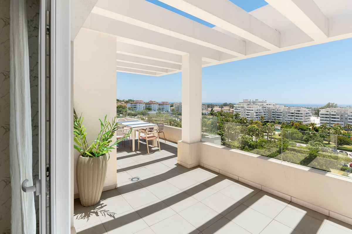 Ático en alquiler en Nueva Andalucia, Marbella