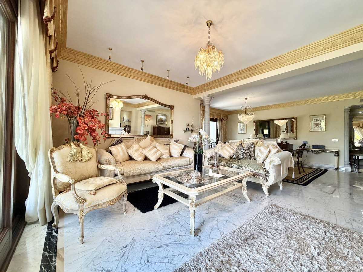 Apartment for long term rent in Marbella Golden Mile