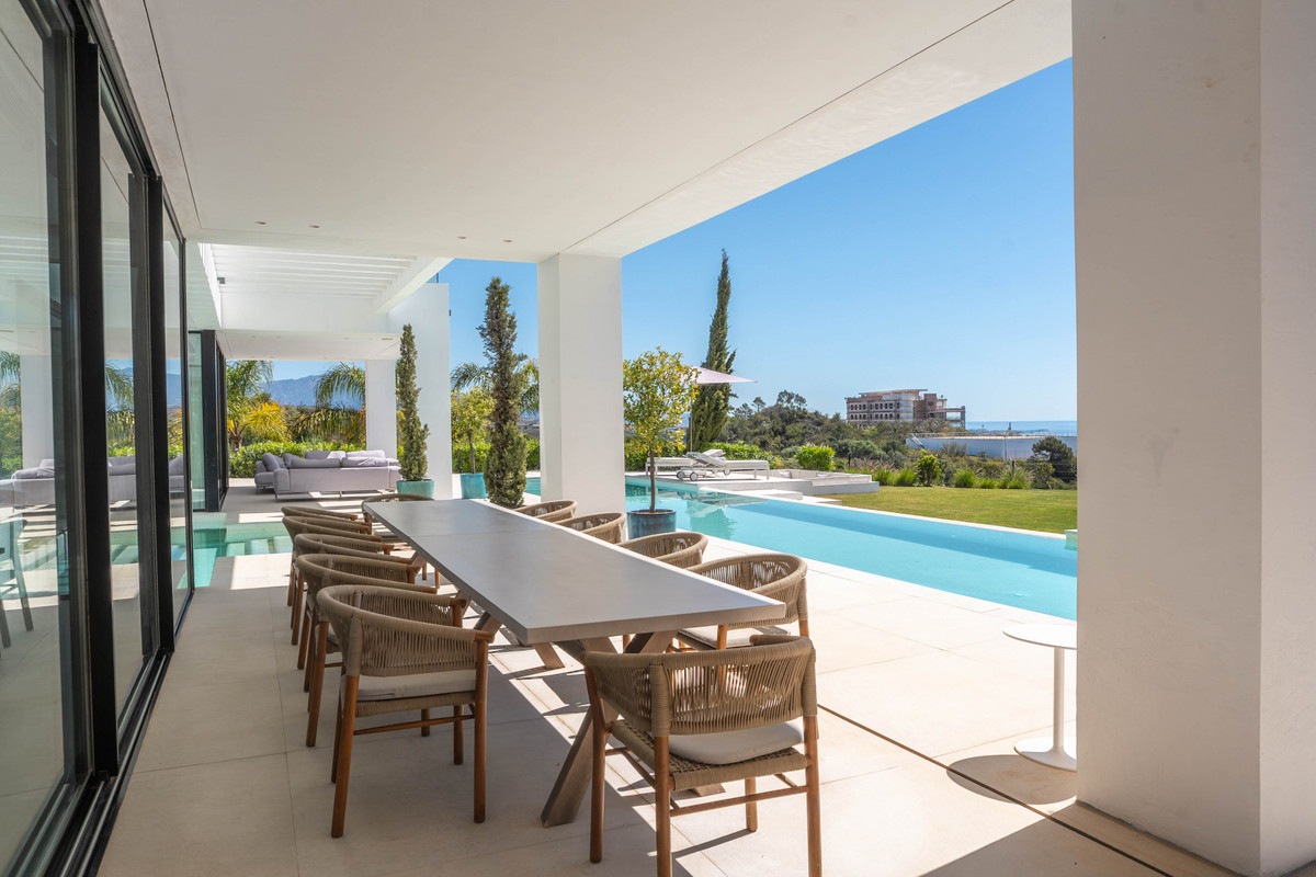Villa for short term rent in Estepona