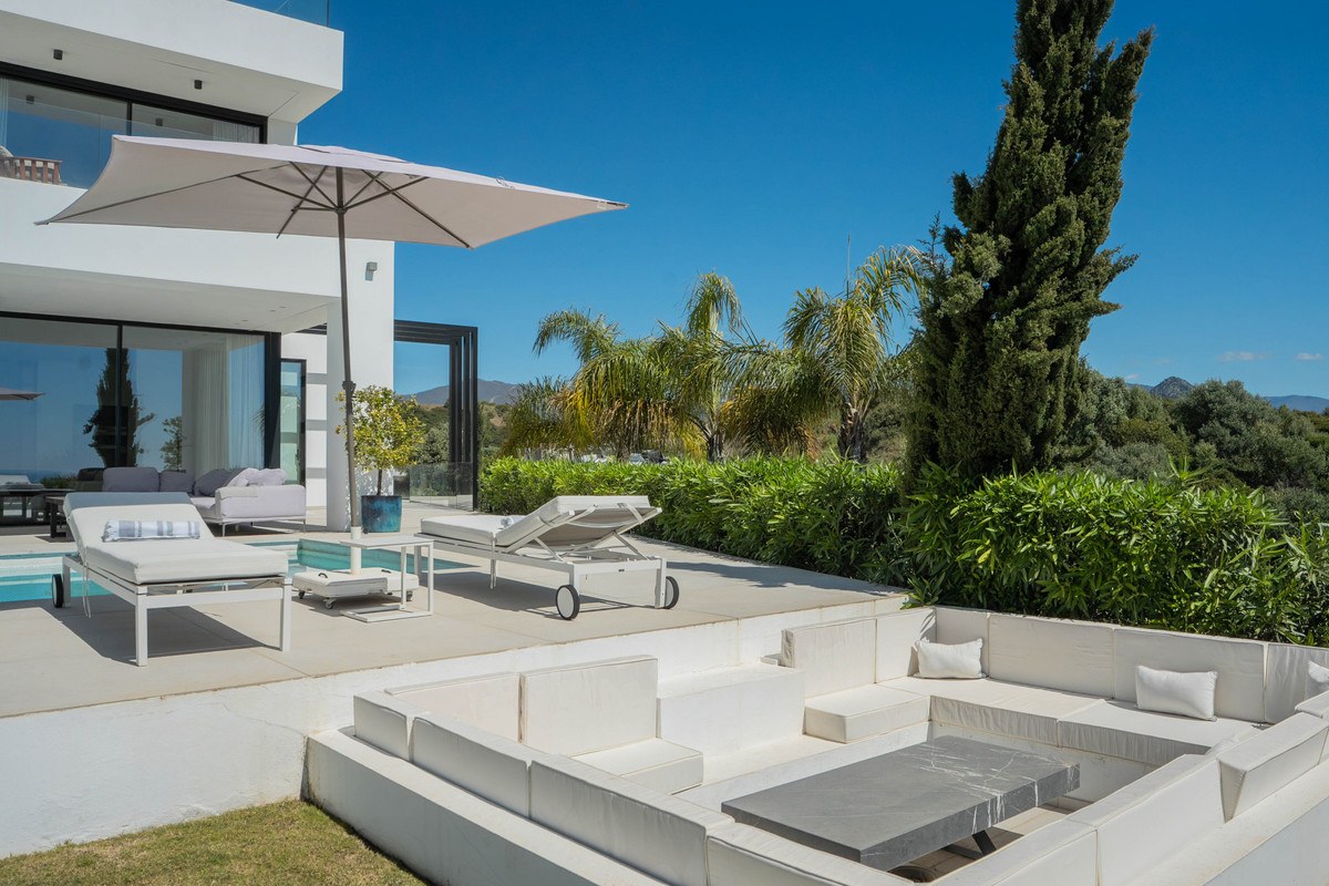 Villa for short term rent in Estepona