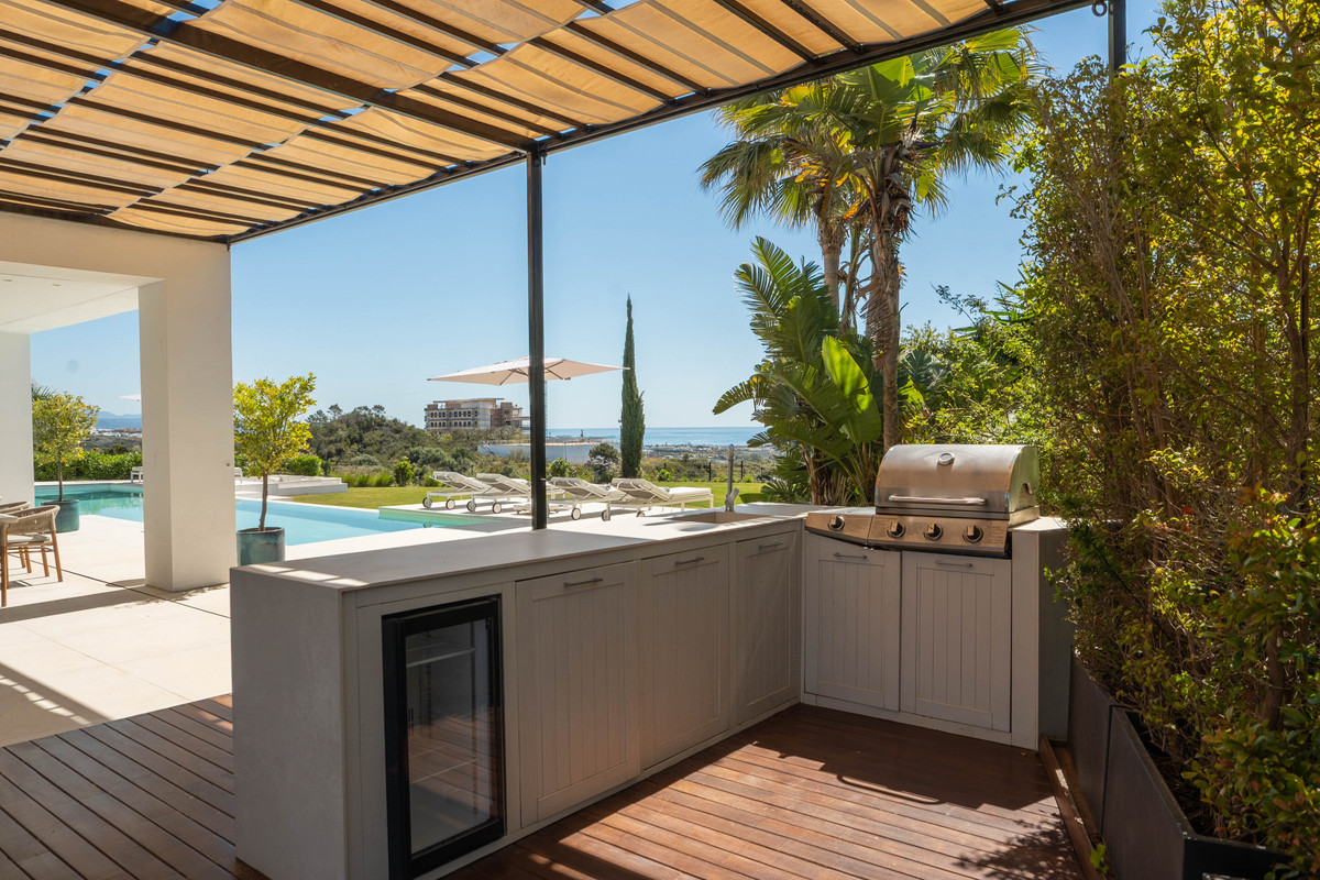 Villa for short term rent in Estepona