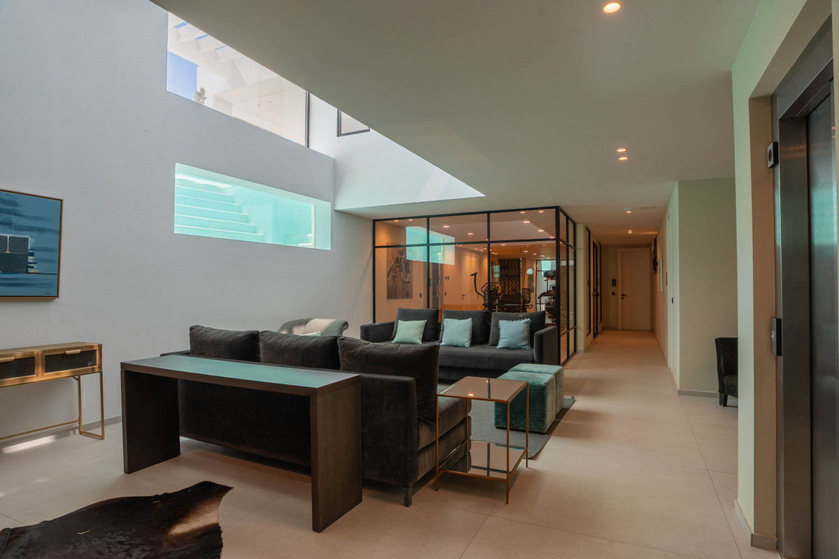 Villa for short term rent in Estepona