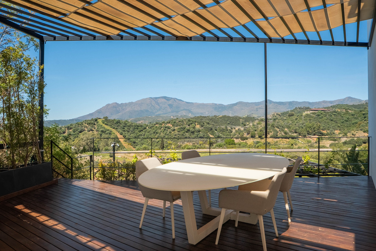 Villa for short term rent in Estepona
