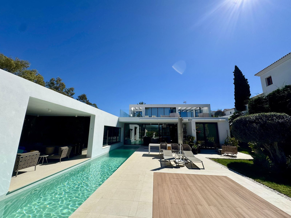 Villa for short term rent in Benahavis
