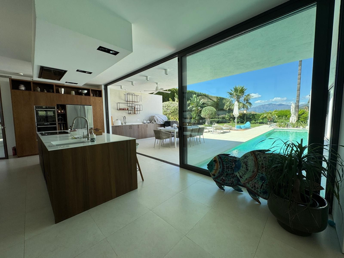 Villa for short term rent in Benahavis