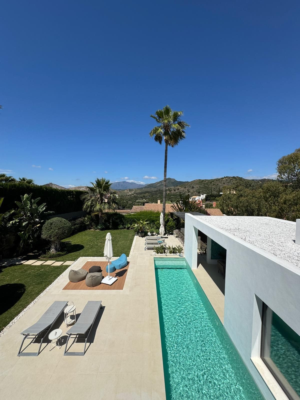 Villa for short term rent in Benahavis