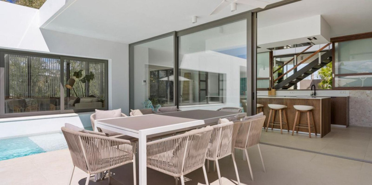 Villa for short term rent in Benahavis