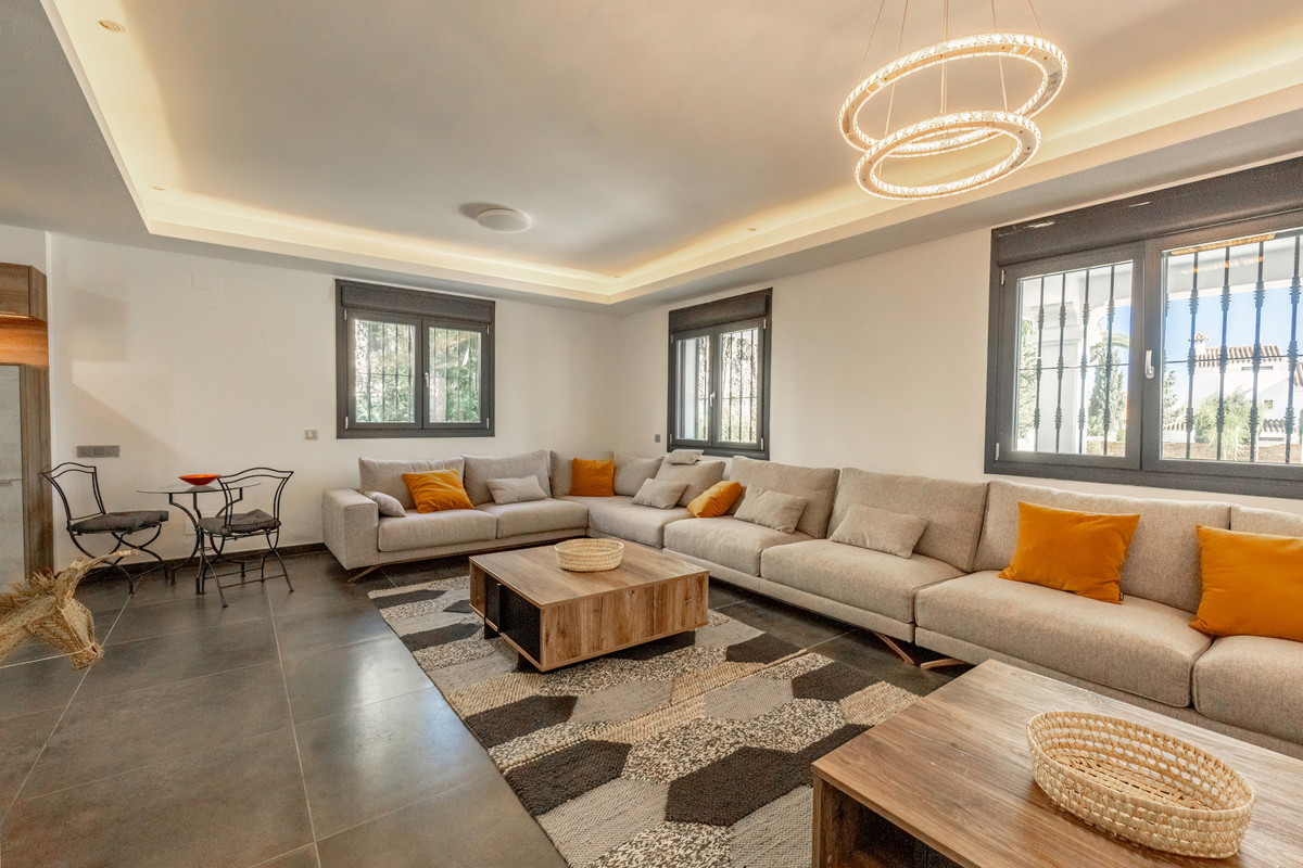 Villa for long term rent in Nueva Andalucia, Marbella