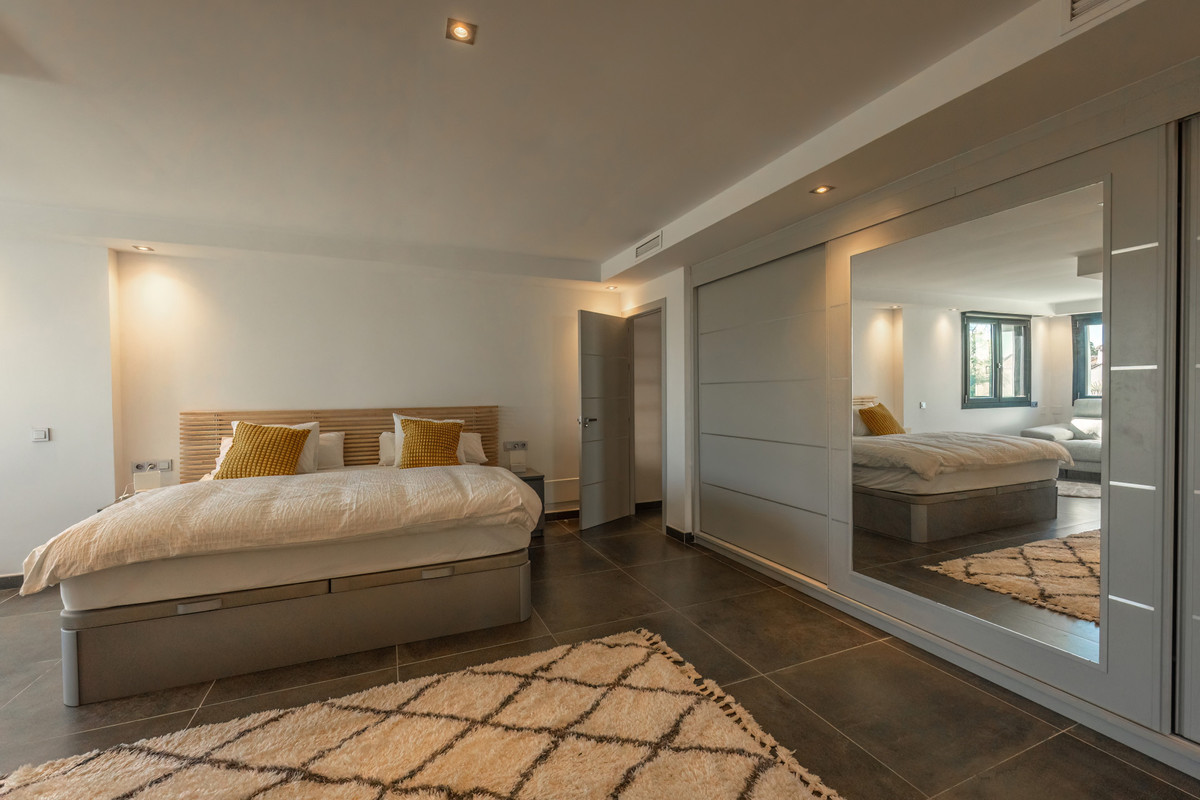 Villa for long term rent in Nueva Andalucia, Marbella