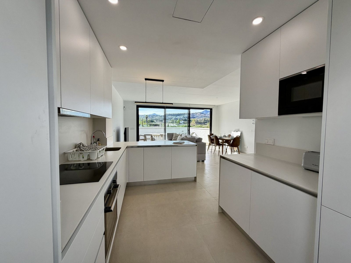 Semi Detached Villa for long term rent in Atalaya, Estepona East