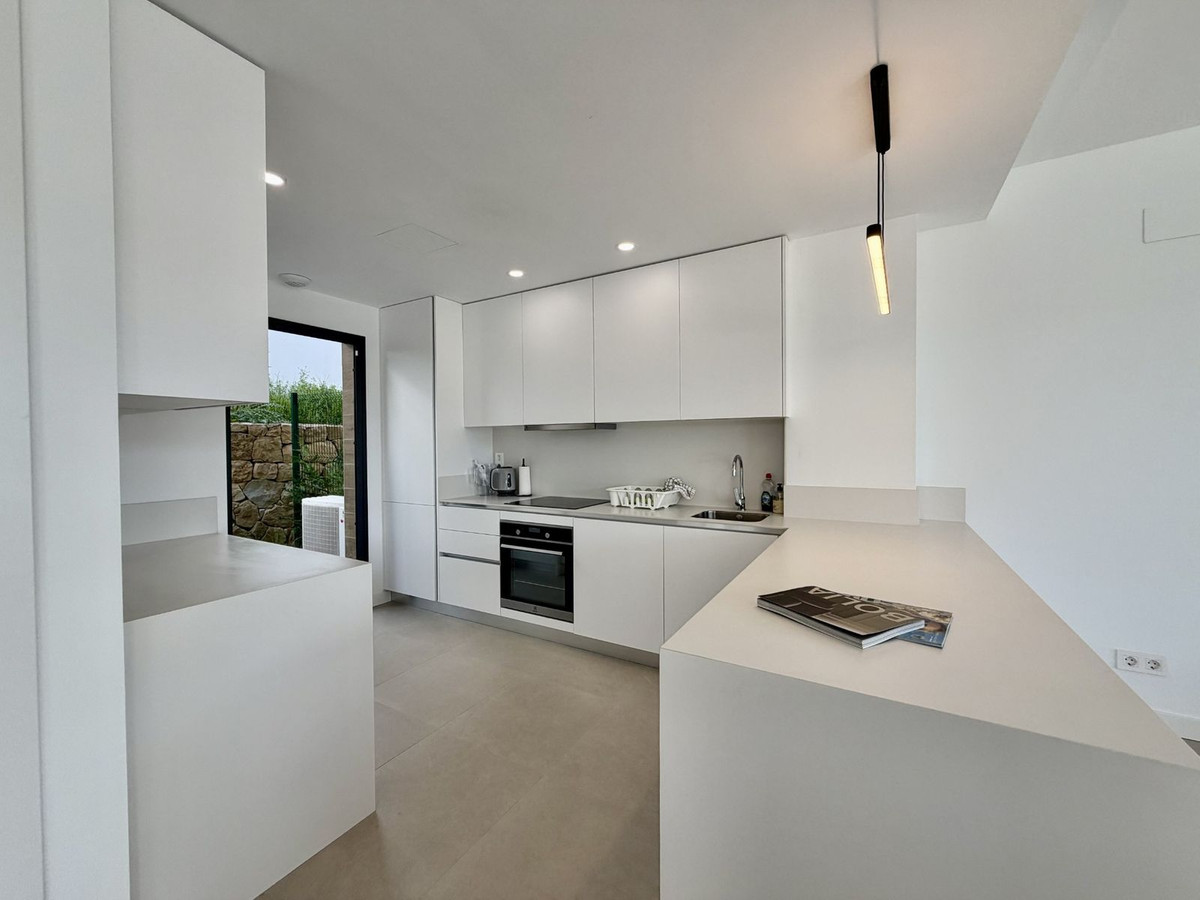 Semi Detached Villa for long term rent in Atalaya, Estepona East