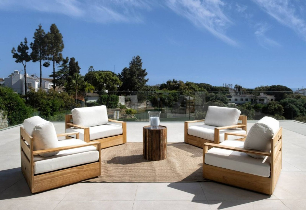 Villa for rent in Elviria, Marbella East