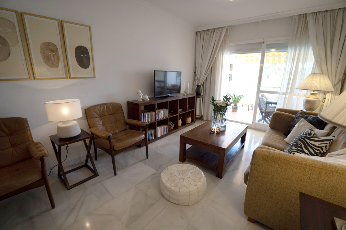 Apartment for long term rent in Nueva Andalucia, Marbella