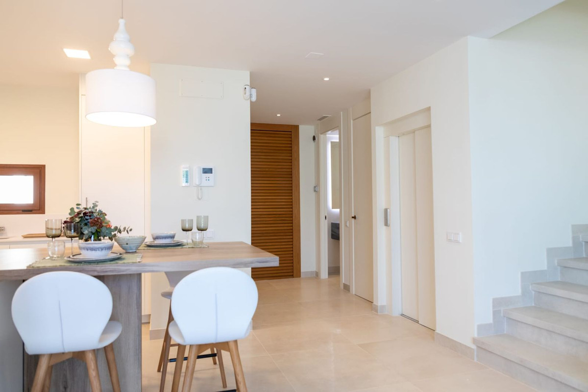 Villa for long term rent in Marbella