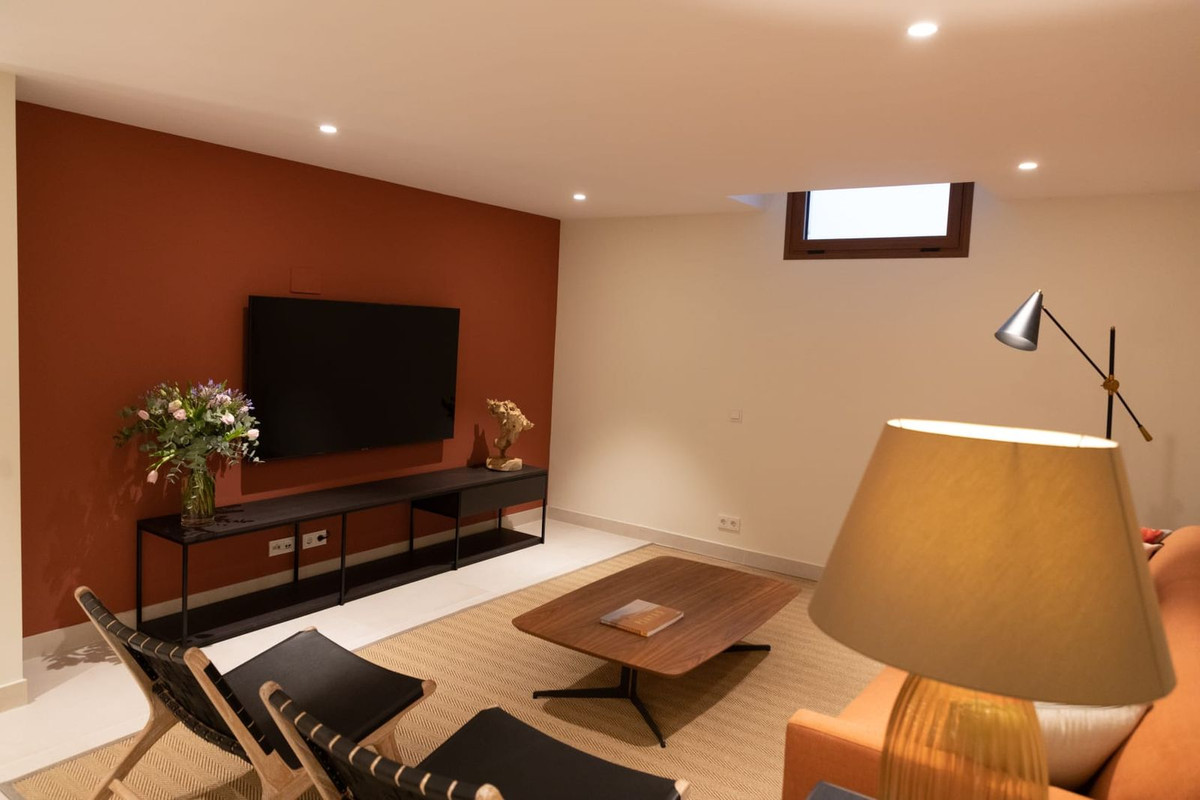 Villa for long term rent in Marbella