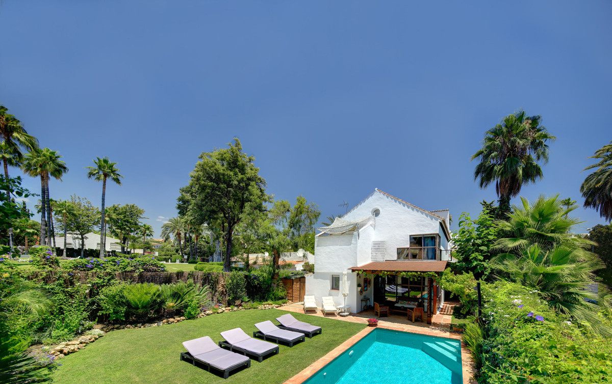 Villa for rent in Nueva Andalucia, Marbella