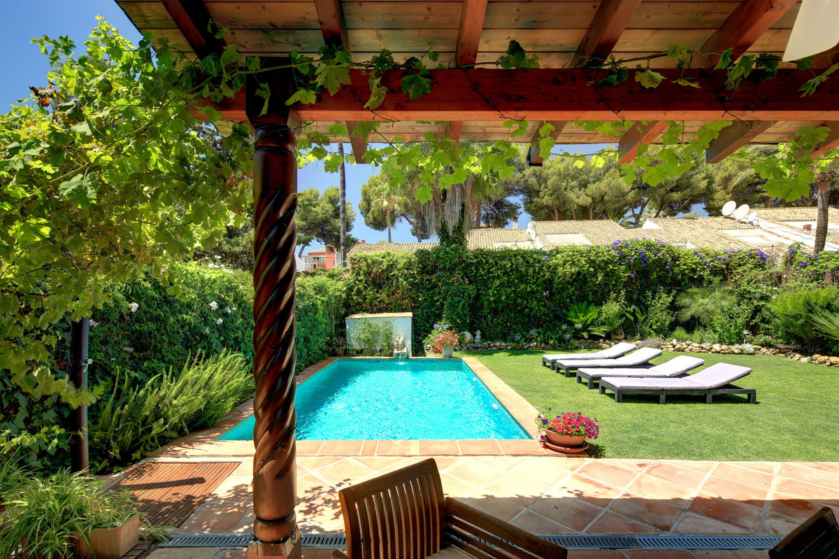 Villa for rent in Nueva Andalucia, Marbella