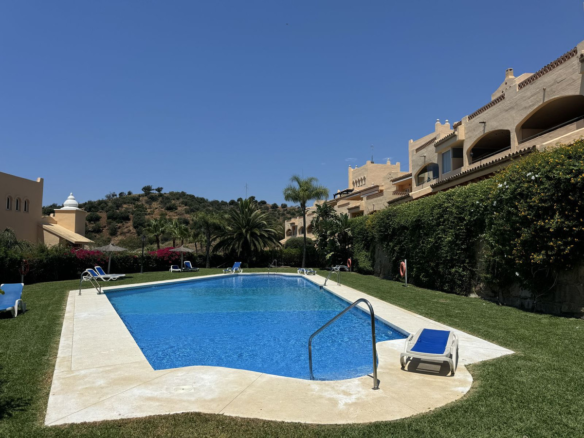 Apartment for rent in Elviria, Marbella East