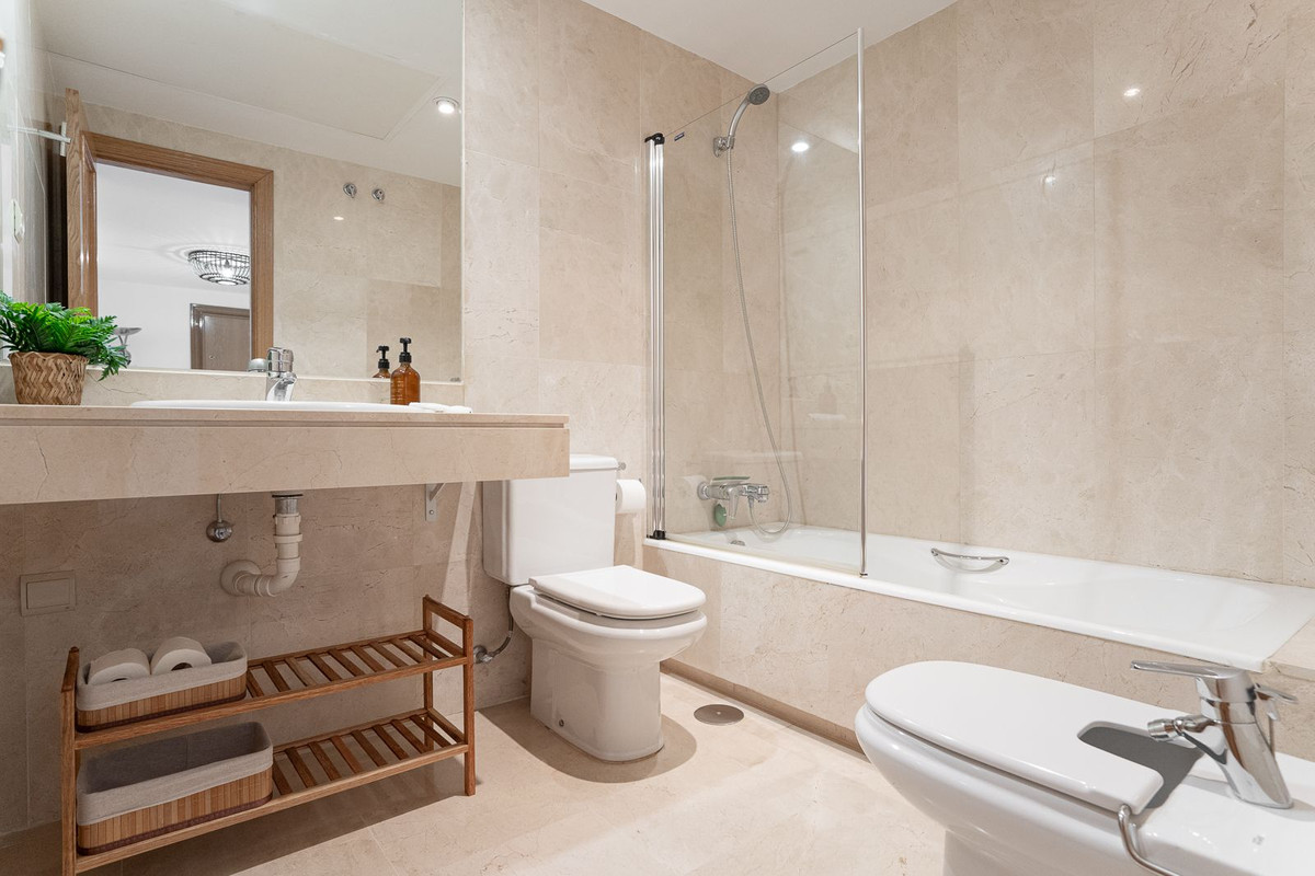 Apartment for short term rent in Cabopino, Marbella East