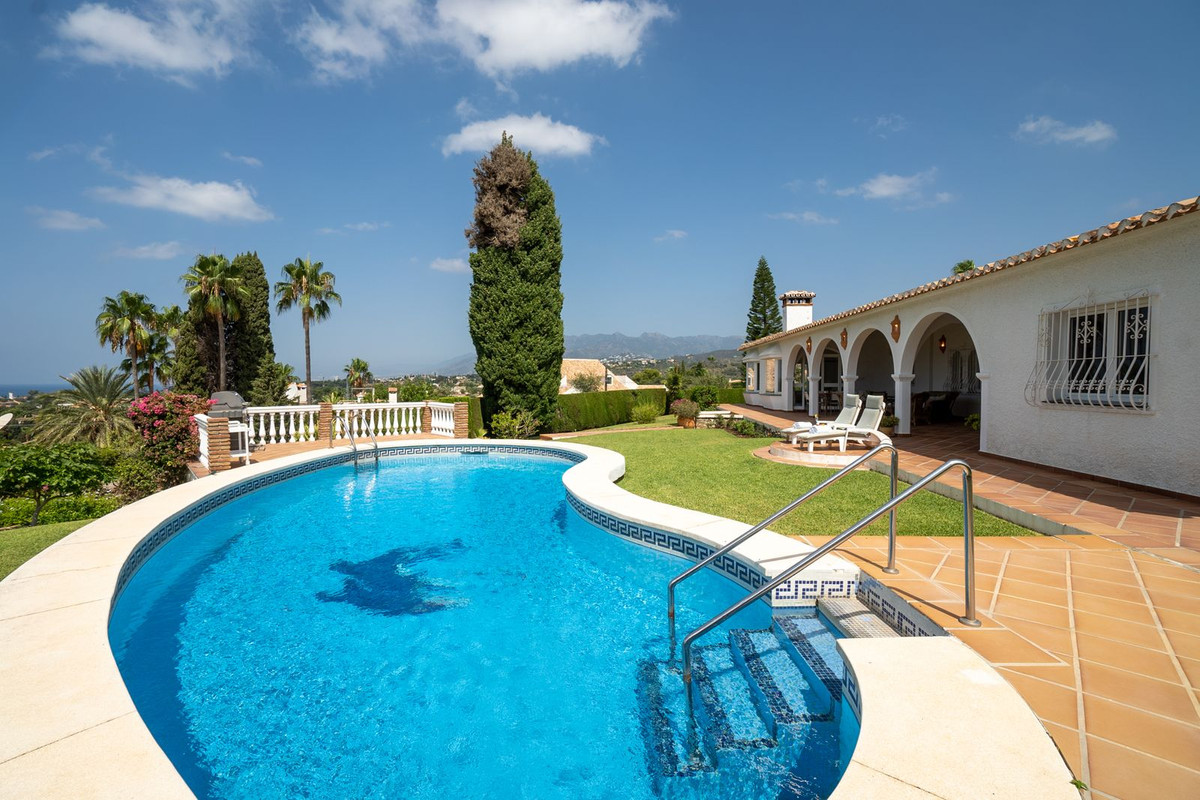 Villa for rent in Elviria, Marbella East