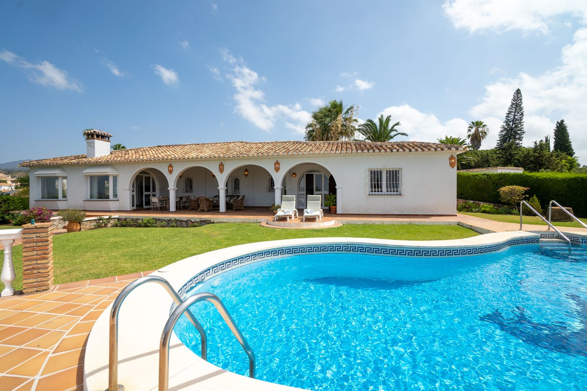 Villa for rent in Elviria, Marbella East