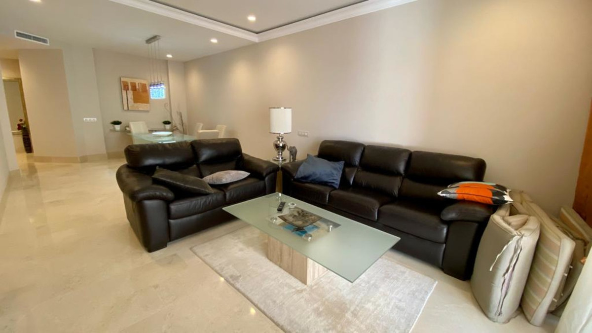 Penthouse for short term rent in Estepona