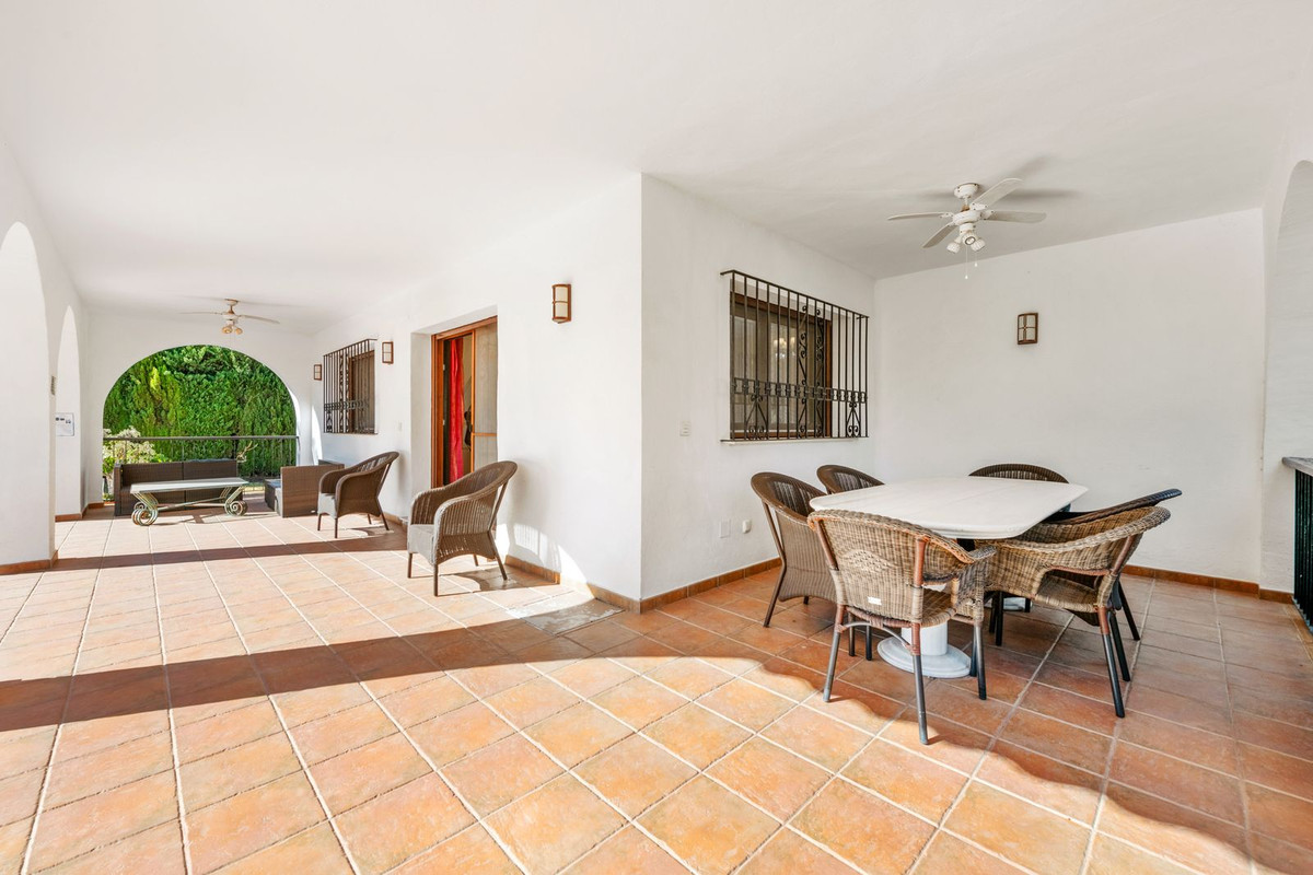 Villa for short term rent in Atalaya, Estepona East