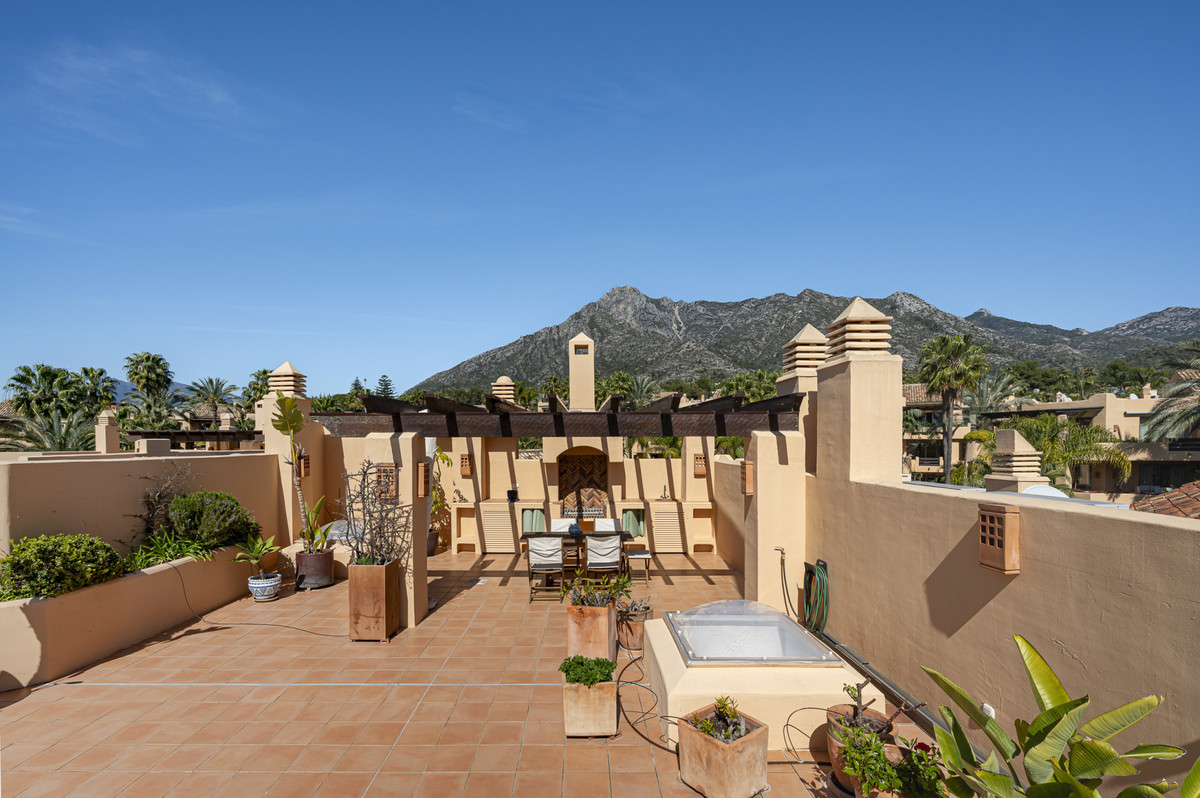 Penthouse for rent in Marbella Golden Mile