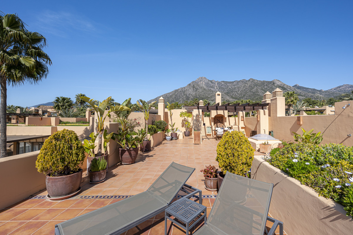 Penthouse for rent in Marbella Golden Mile