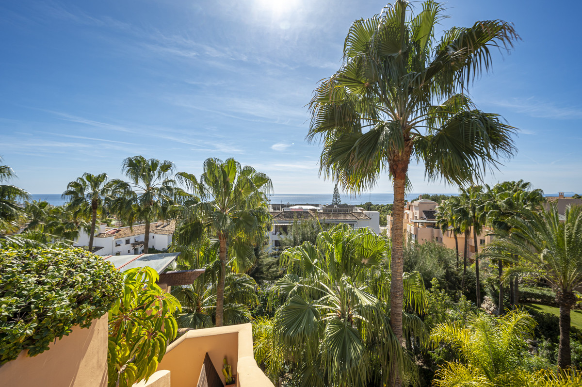 Penthouse for rent in Marbella Golden Mile