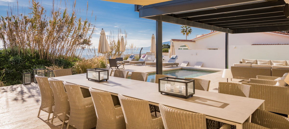Villa for short term rent in Costabella, Marbella East