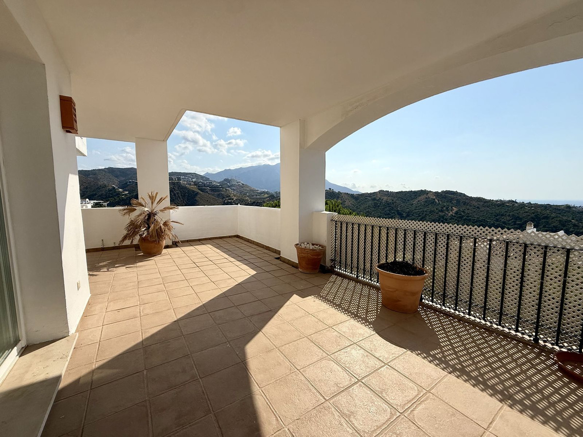 Apartment for long term rent in La Quinta, Benahavis