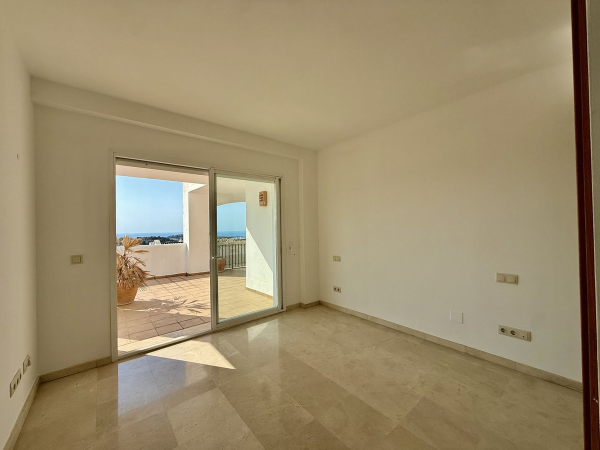Apartment for long term rent in La Quinta, Benahavis