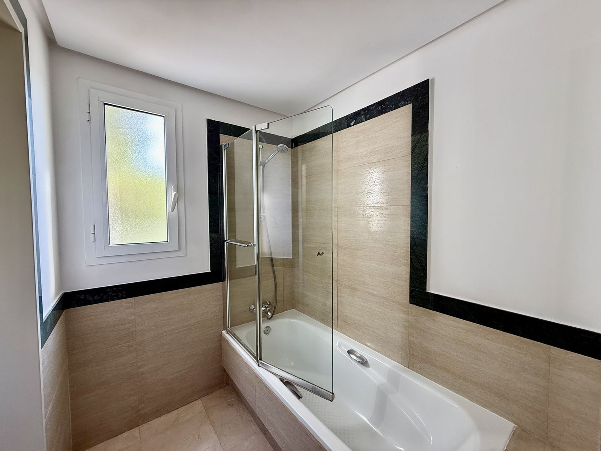 Apartment for long term rent in La Quinta, Benahavis