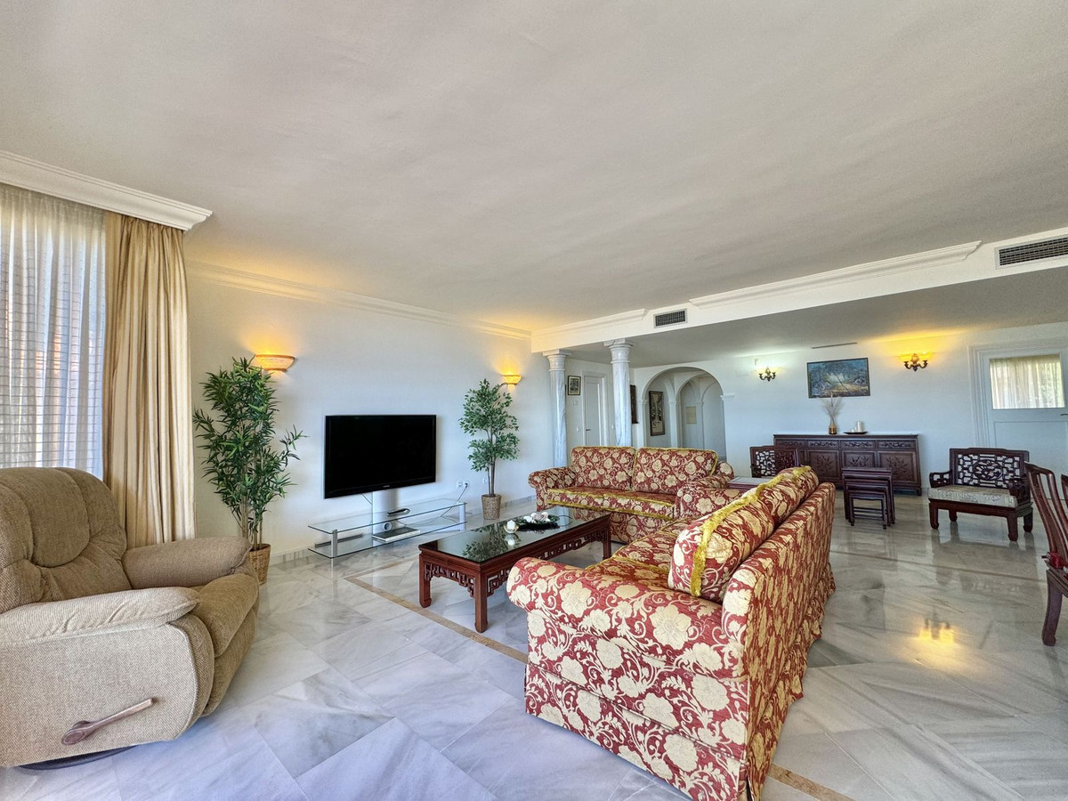 Apartment for rent in Nueva Andalucia, Marbella
