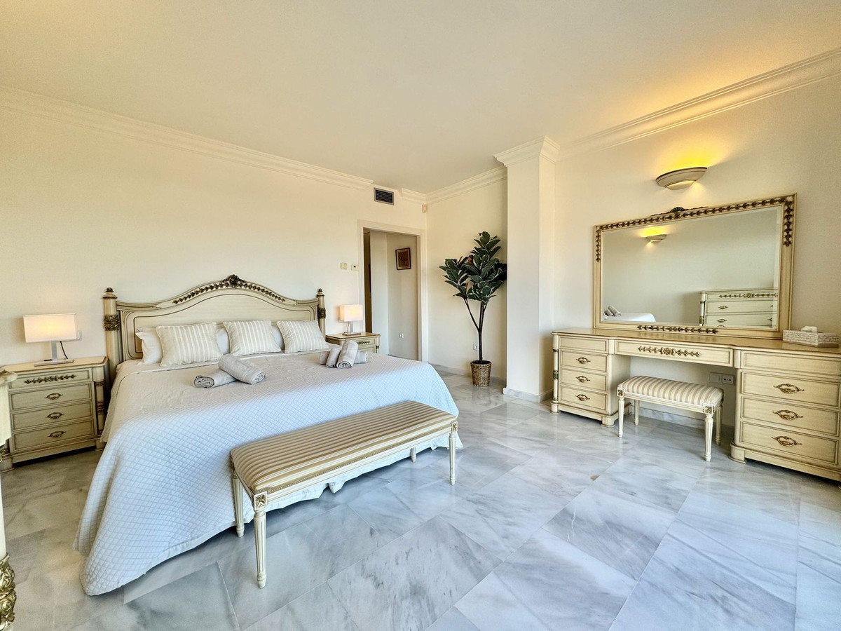 Apartment for rent in Nueva Andalucia, Marbella