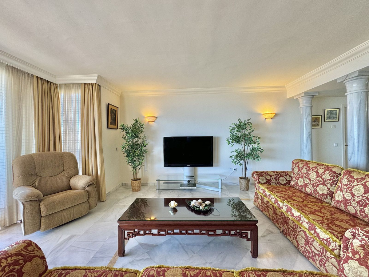 Apartment for rent in Nueva Andalucia, Marbella