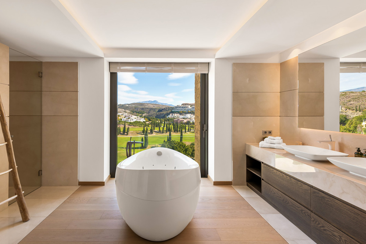 Villa for rent in Los Flamingos, Benahavis