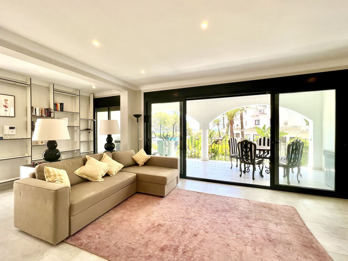 Ground Floor Apartment for rent in Elviria, Marbella East