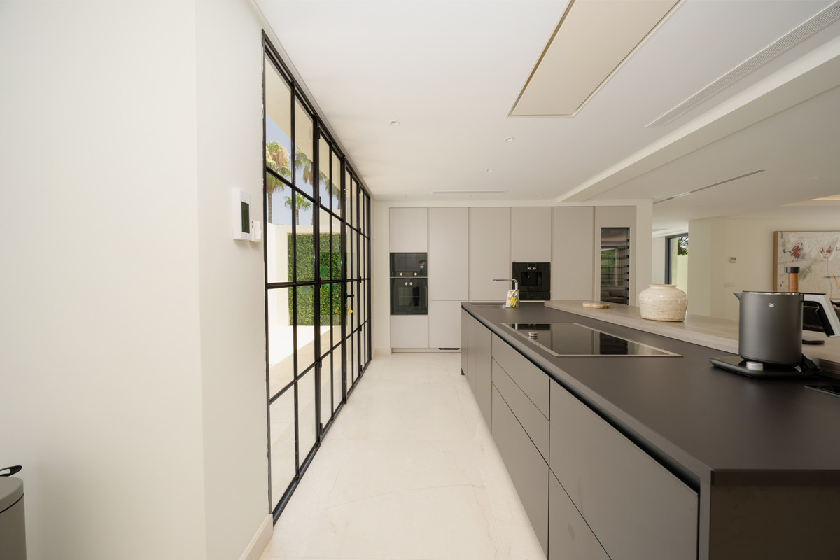 Villa en alquiler vacacional en Marbesa, Marbella Este